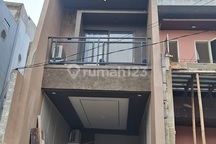 Rumah Siap Huni Utan Kayu Matraman Strategis