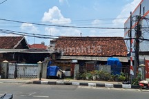 Rumah Tua Komersial Dekat LRT Unj Rawamangun