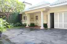 500Jt Good Location In Kemang 3+1 BR With Pool And Garden