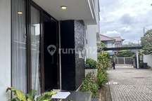 Townhouse Fully Furnished And Negotable Price