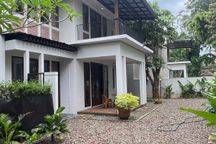 Compound Area Kemang Furnished 4 Kamar Hadap Selatan