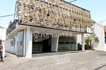 Disewakan Rumah Usaha 2lt Strategis Nol Jalan Raya Gunung Gunung Dekat Ijen Boulevard Oro Oro Dowo Daerah Elit Cocok Kuliner Resto Cafe Klasik Kantor Bank Guest House Tempat Kursus Ada 10 Ruangan Meeting& Vip Hapaman Parkir Sangat Luas