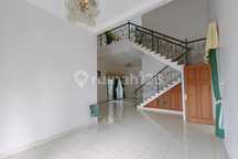 Rumah besar luas tengah kota Ungaran siap huni dekat kantor DPRD RSUD Ungaran dijual di Nyatnyono Ungaran Barat kab Semarang