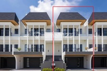 Rumah Medan 3 Lantai Bagus Dalam Kompleks Givency One