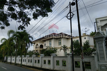 Rumah Mewah Halaman Luas Kawasan Tengah Kota di Seram 1