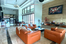 Rumah Mewah Kawasan Elit Kota Fully-Furnished Siap Huni di Dr. Ismail