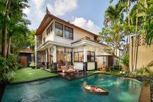 Tropical Beachside Villa At Seminyak Area For Rent