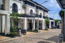 Rumah.2.lantai.cluster.mewah.di.pudak.payung.banyumanik