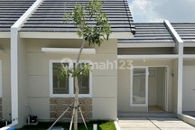 Disewakan Rumah Baru Gress Akr Gem City Garnet Manyar Gresik