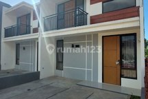 Rumah baru siap Huni 400jtan 10 menit Stasiun Depok Konsep Mezzanine Dan Balkon