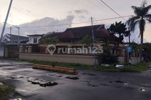 Rumah Pojok Kawasan Perumahan Elite Jember