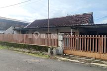 Rumah Tengah Kota Jember
