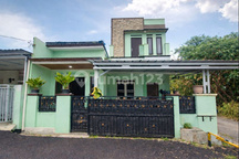 Disewa Rumah Mewah Tahunan 2 Lantai Bagus Siaphuni Cibinong Bogor