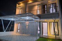 Rumah Baru 2 Lantai Full Furnished Dekat Kampus Umy