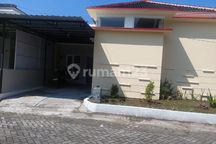 Disewakan Rumah Minimalis Dalam Komplek di Banyuraden
