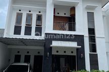Disewakan Rumah 2 Lantai Didekat Xt Square