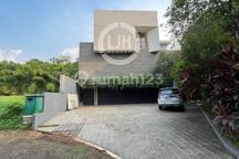 Rumah Mewah 3 Lantai di Bukit Golf Terrace Ada Kolam Renang BSD City