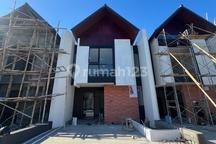 Dijual Rumah 2Lantai 2Menit Dari Pintu Tol
