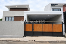 Jarang Ada! Rumah Hook Cantik Full Furnished 4 KT di Meruyung, Depok - Siap Huni