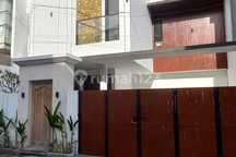 Rumah Style Villa Siap Huni di Tukad Badung Renon Denpasar Bali