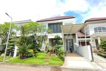 Rumah Jual Fullerton Place Citraland Utama Surabaya Barat