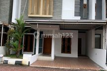 Rumah Furnish Dekat Hotel Hyatt Palagan