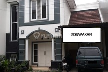 Rumah 2 lantai dalam perum siap huni dekat dengan Mall Ambarukmo plaza