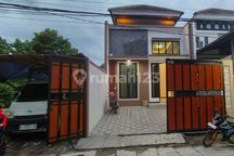 Rumah Cantik 3 Kamar di Wonorejo Selatan Rungkut