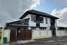 Rumah Luas Modern Tropis High Ceiling Canggu Dijual