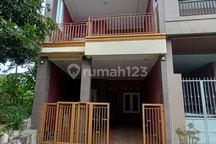 Rumah 2 LT Parkiran Luas 3 Kamar bisa KPR di Sanur Duta Bintaro