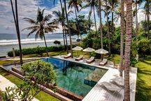Luxury Absolute Beach Front Villa With Spot Snorkeling In Bali 