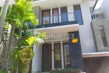 Rumah di Kawasan Elite, One Gate System di Kuta TT