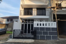 Rumah Cluster Siap Huni Dkt Stasiun LRT di Pd Kelapa Jakarta Timu
