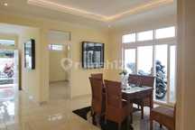 Rumah Cantik 2 Lantai Semi Furnished, Kota Bandung