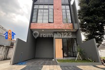 Rumah Minimalis Strategis Selangkah ke Gerbang Tol