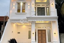 Rumah mewah berkelas dalam komplek di pancoran mas