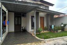 Rumah Minimalis Tanah Luas Dekat Stasiun Kereta Depok Baru