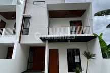 Rumah 3 Lantai Siap Huni di Pancoran Mas Akses 900 Meter ke Tol