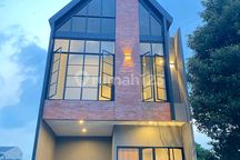 Rumah 2 Lantai Di Beji Selangkah Ke Tol Kukusan