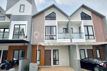 Rumah 2 Lantai Siap Huni Dekat Pintu Tol Depok
