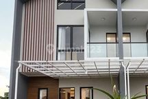 Rumah 2 Lantai Mewah Dekat Pintu Tol Depok