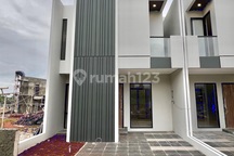 Rumah Siap Huni Di Sawangan Dekat Terminal Busway Transjakarta