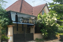 Rumah Pojok Citra Harmoni Trosobo