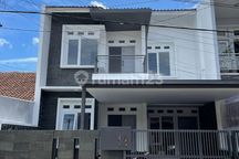 For Rent Rumah Baru, Mewah, Minimalis, Turangga, B.batu, Bandung