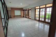 Rumah Bangunan Belanda Strategis di Sayap Dago Bandung
