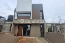 Rumah 2 Lt SHM 7 Menit ke Rs Citra Medika Depok Dibantu KPR J-28423