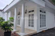 Dijual Rumah Modern Full Furnished Dalam Beteng Kraton 