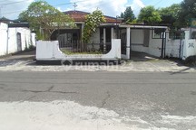 Disewakan Rumah Besar di Dalam Beteng Kraton