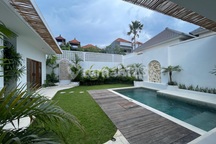 Newly Renovated, Two Bedrooms Villa In Padang Linjong