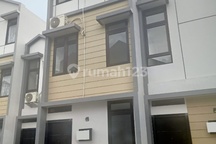 Rumah Baru Murah Disewakan di Cluster Perumahan Araya Gmk01938